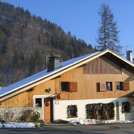 Gite Des Moulins Samoëns Exterior foto